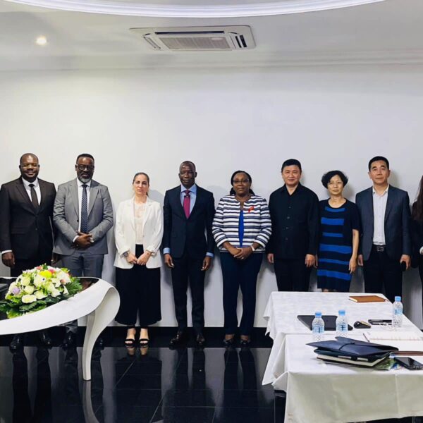 Read more about the article Câmara de Comércio Angola-China e Governo provincial do Bengo sentam-se a mesma mesa para falar de oportunidades de investimentos privados