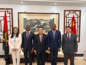 Read more about the article DECORREM OS PREPARATIVOS DO FÓRUM DE NEGÓCIOS ANGOLA-CHINA-FNAC