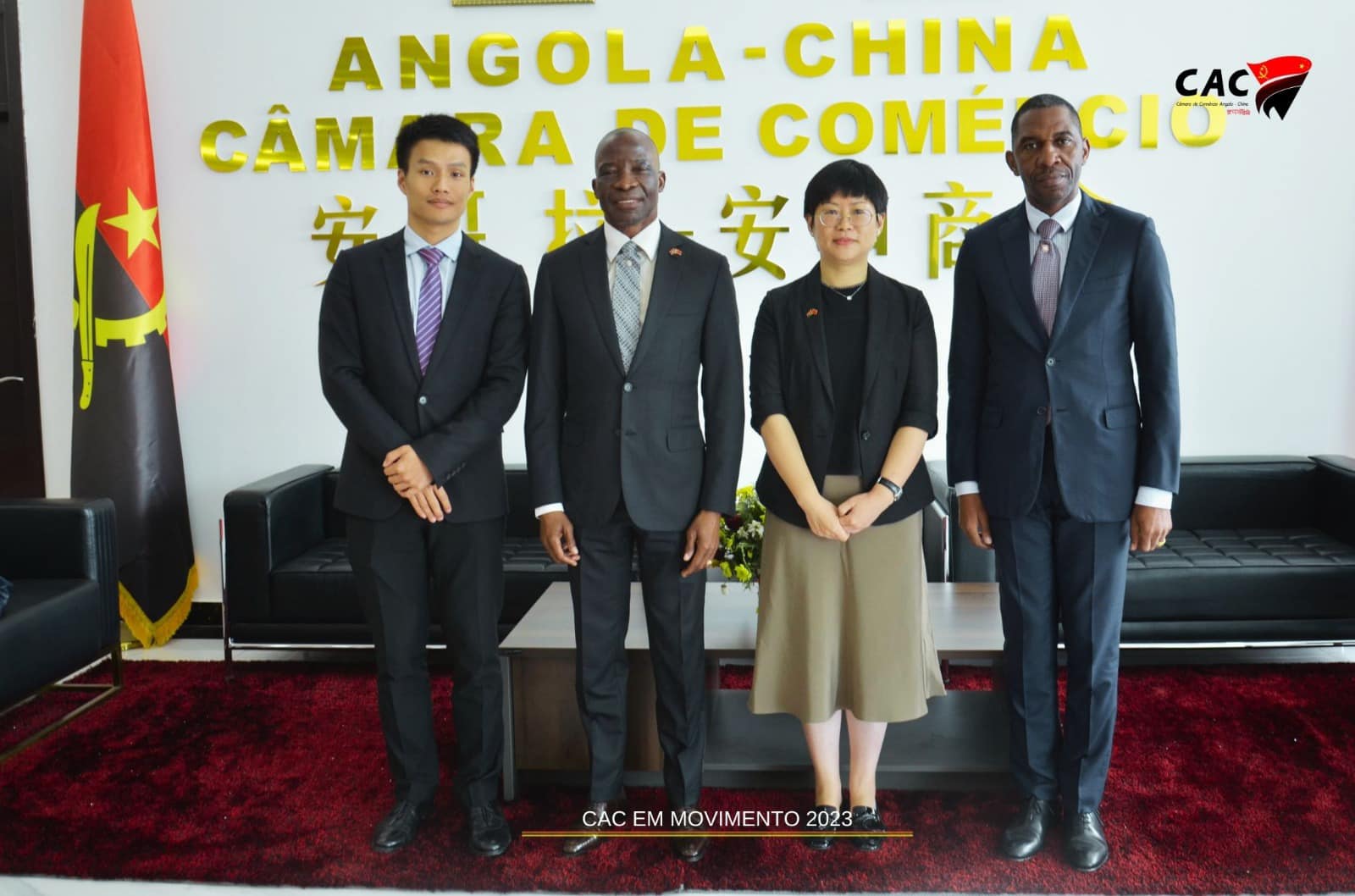 Read more about the article ENCARREGA DE NEGÓCIOS DA EMBAIXADA DA CHINA EM ANGOLA QUER VER REFORÇADA A RELAÇÃO COM A CÂMARA DE COMÉRCIO ANGOLA-CHINA