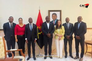 Read more about the article CÂMARA DE COMÉRCIO ANGOLA-CHINA JUNTA-SE AO GOVERNO PROVINCIAL DE LUANDA NO REORDENAMENTO DO COMÉRCIO DE LUANDA