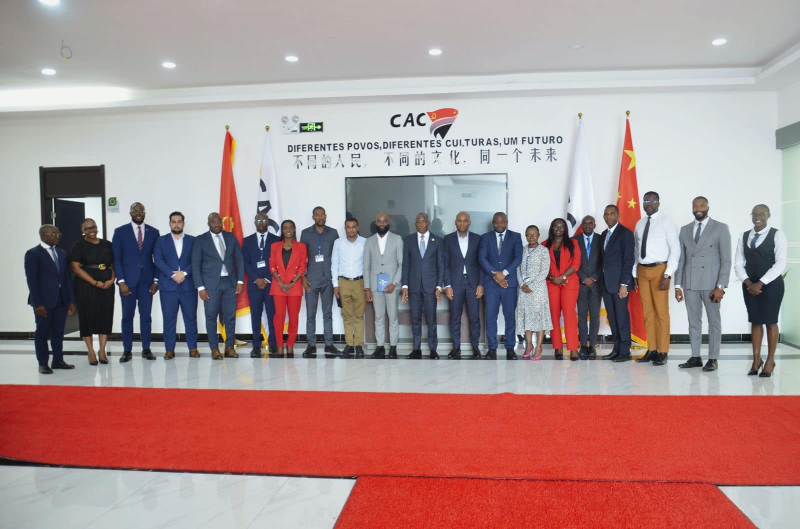 Read more about the article CÂMARA DE COMÉRCIO ANGOLA-CHINA E PARCEIROS ACERTAM PASSO PARA A EXPOSIÇÃO NO FORÚM DE NEGÓCIOS NA CHINA