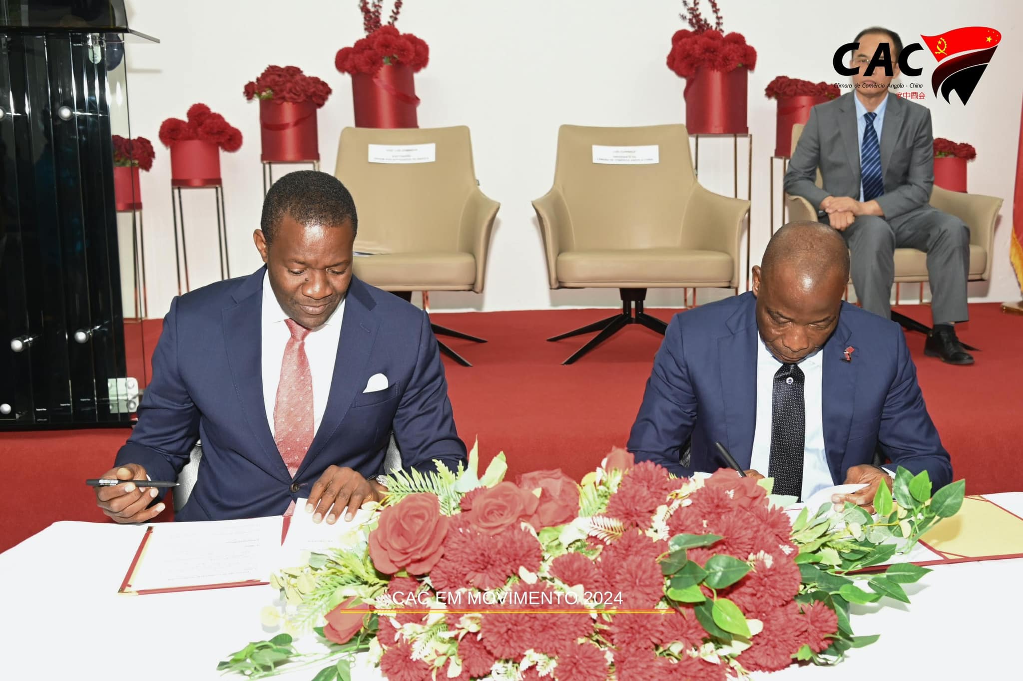 Câmara de comércio Angola-China e ordem dos advogados de angola assinam acordo de parceria estratégica para formação de advogados na língua mandarim