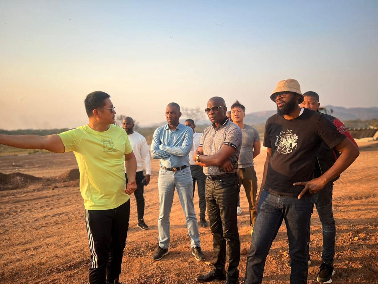 Read more about the article Direção da camara de comércio Angola-China visita segunda fase da fazenda Marsiris na província de malanje
