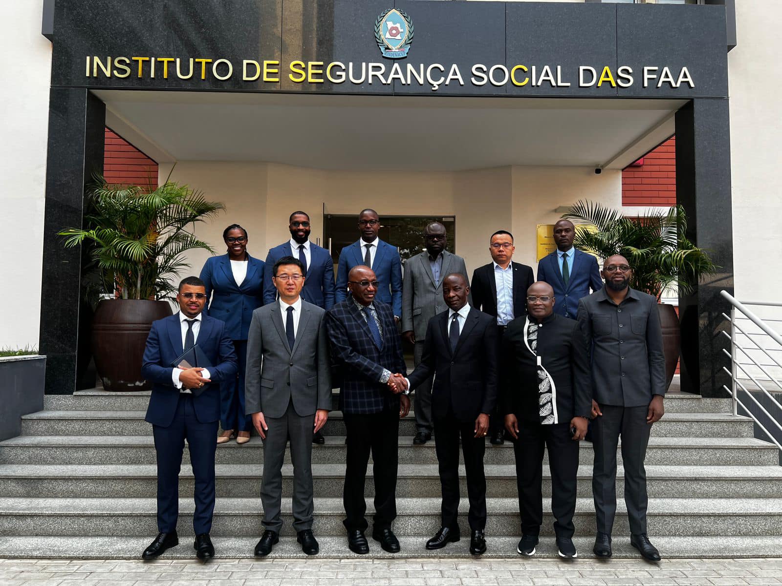 You are currently viewing Cac e instituto de segurança social das forças armadas angolanas senta-se a mesma para discutir estrategia de cooperaçao e parceria