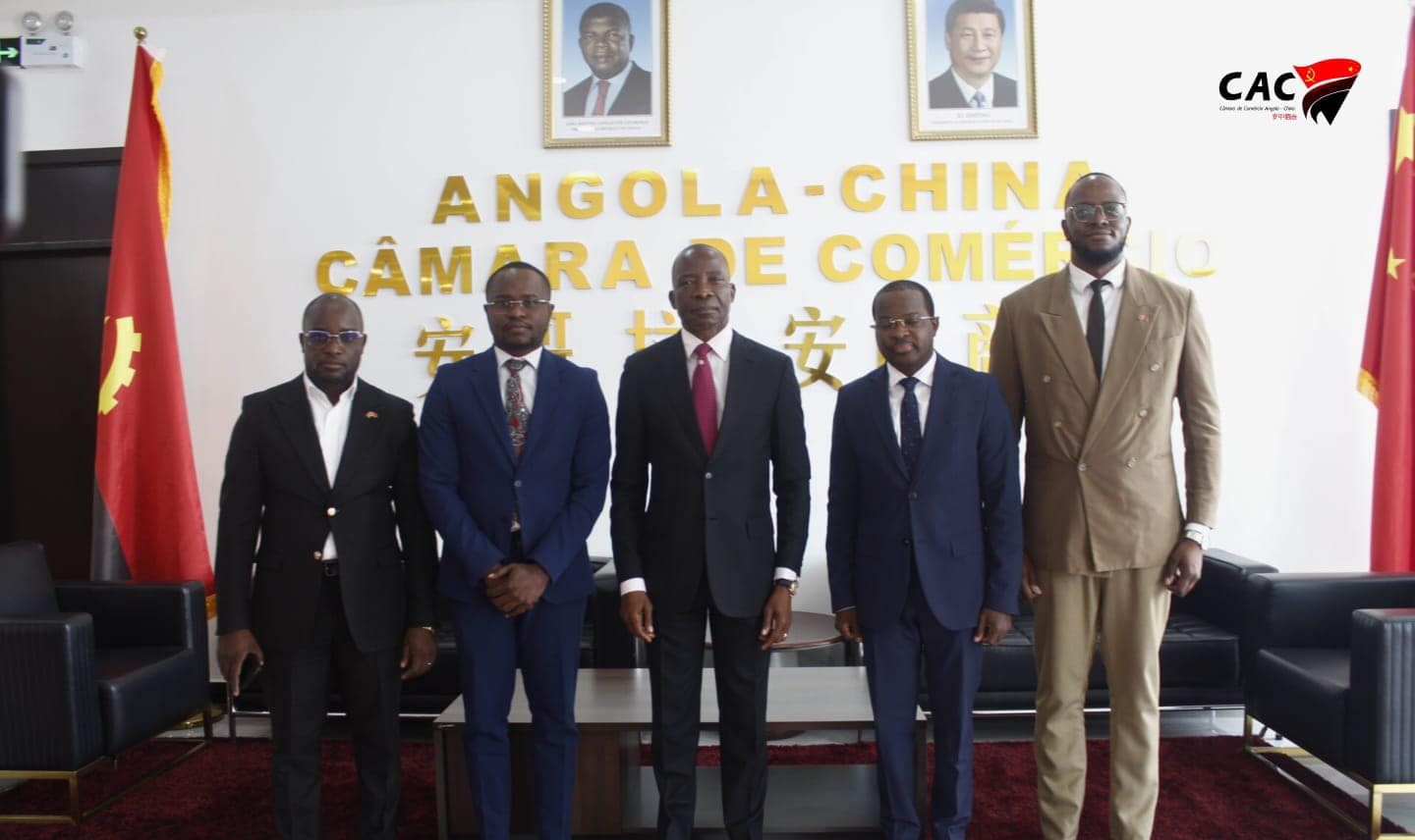 You are currently viewing Câmara de Comércio Angola-China e stoptv assinam acordo de cooperação e parceria para a divulgação dos investimentos dos associados da cac